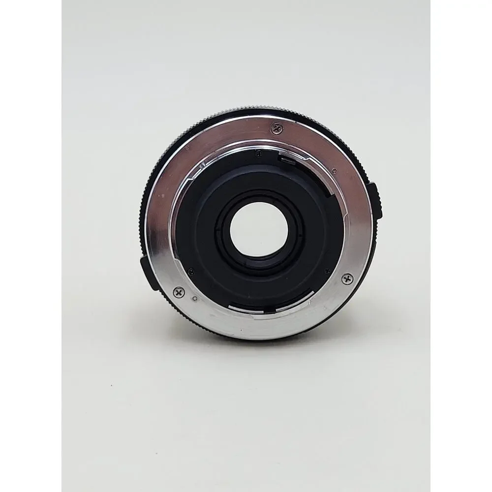 Vivitar 28mm f/2.8 Auto Wide-Angle Manual Focus Lens 28947214 w/ Caps Pouch